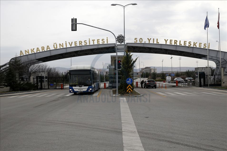 Turqi, pasagjerët e kthyer nga umreja vendosen në karantinë në konvikte
