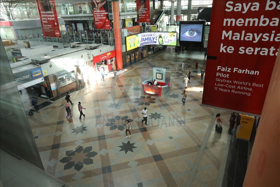 Ruang publik terlihat sepi sesaat Malaysia akan lakukan "Lockdown"