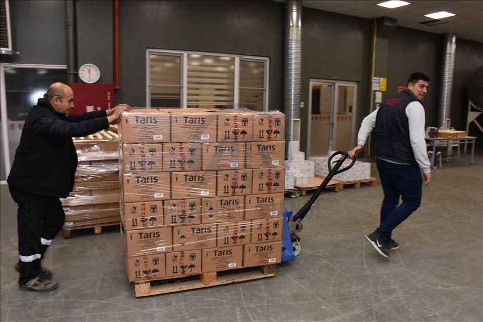 Tariş mesaisinin yarısını "cep" tipi kolonyaya ayırdı
