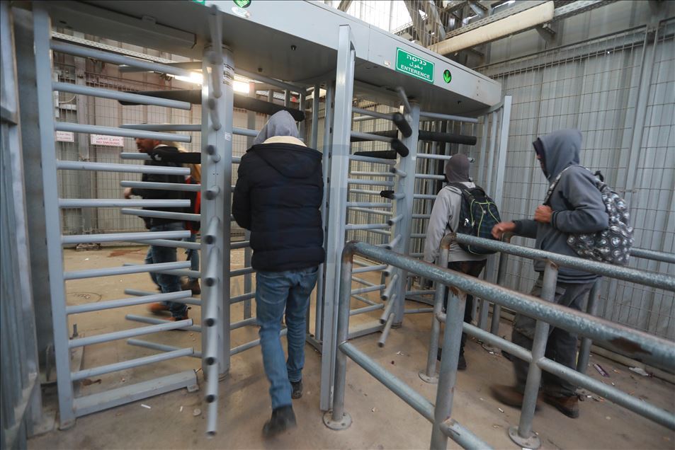 العمال الفلسطينيون يضطرون للمبيت بإسرائيل رغم مخاطر "كورونا"