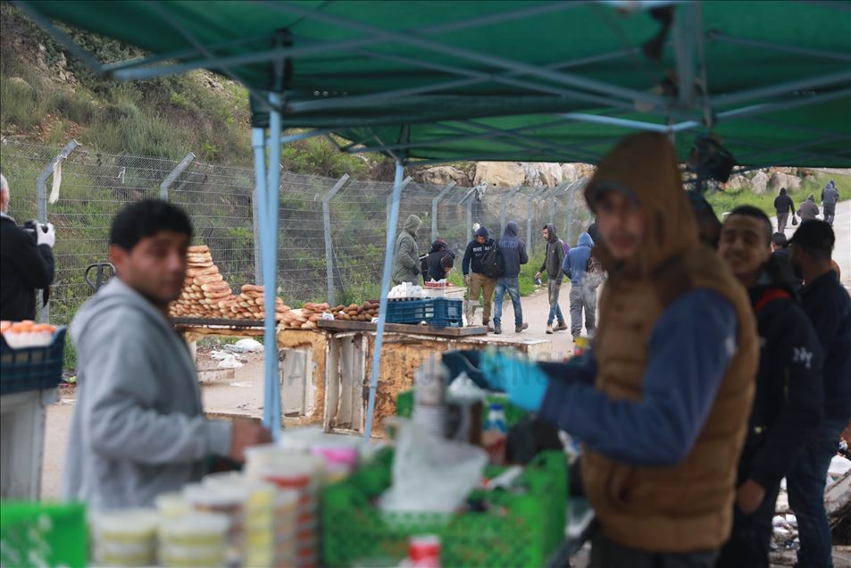 العمال الفلسطينيون يضطرون للمبيت بإسرائيل رغم مخاطر "كورونا"