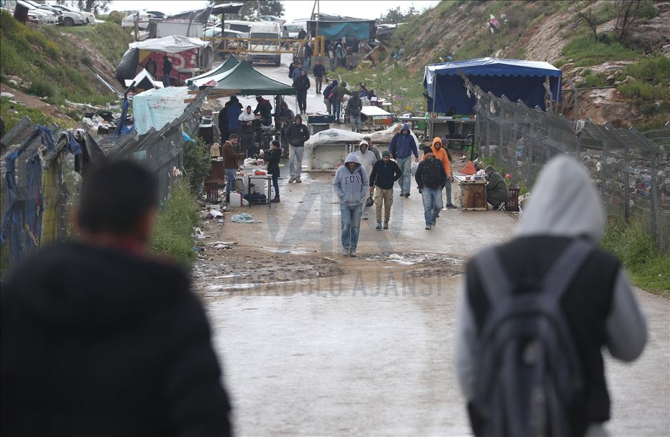 العمال الفلسطينيون يضطرون للمبيت بإسرائيل رغم مخاطر "كورونا"