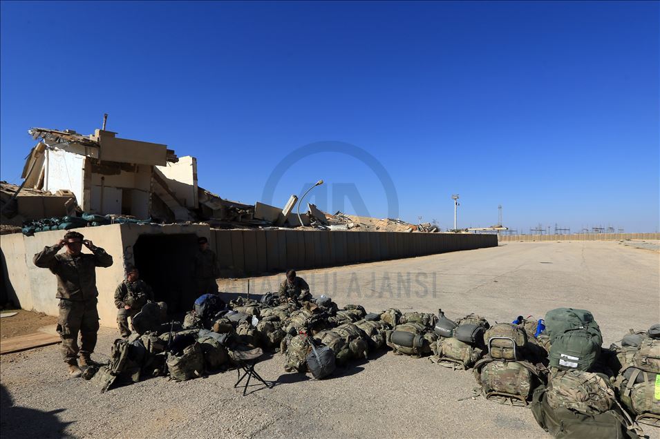 ABD askerlerinin çekildiği Irak'taki Kaim Üssü'nde devir teslim töreni düzenlendi