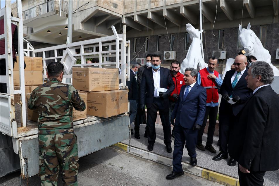 Türk Kızılaydan koronavirüsle mücadelede Erbil'e 30 bin maske yardımı
