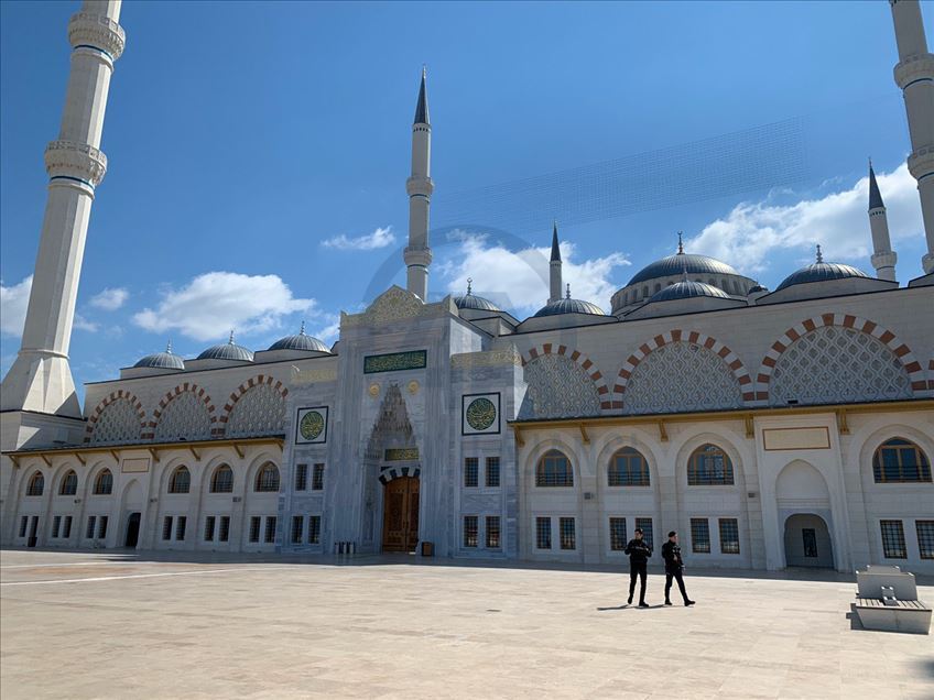 İstanbul'da koronavirüs nedeniyle ilk "cuma"sız cuma