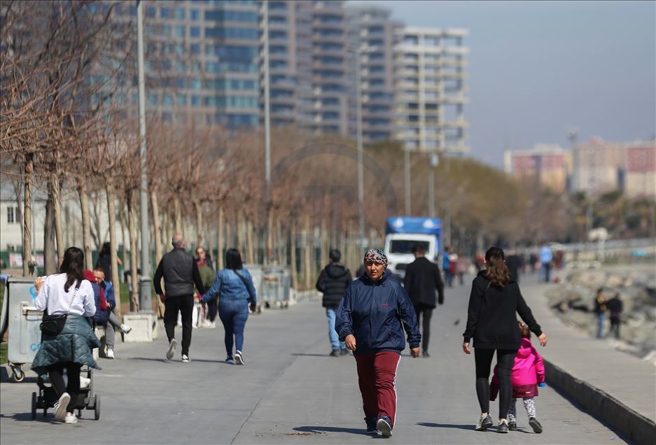 "كورونا" يجبر غالبية سكان إسطنبول على البقاء في منازلهم
