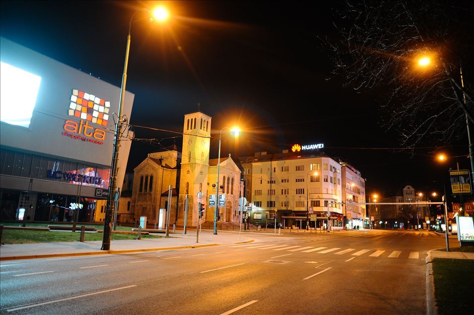 Mjere protiv širenja zaraze koronavirusa: Puste ulice Sarajeva, građani smanjili kretanje