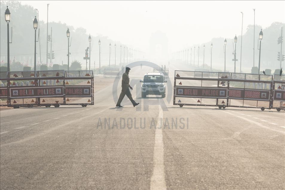 Hindistan'da sokağa çıkma yasağı