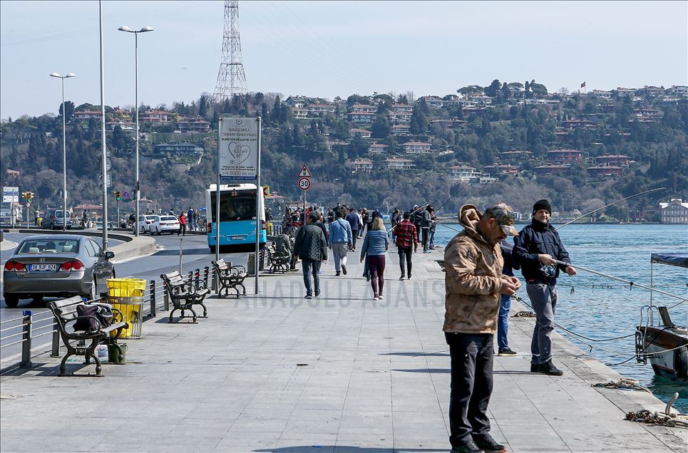 İstanbul polisinden vatandaşlara "Zaruri olmadıkça dışarı çıkmayın" uyarısı