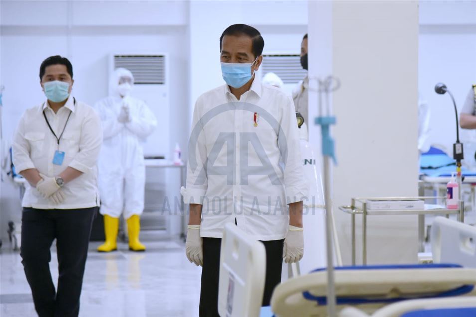 Presiden Jokowi periksa rumah sakit darurat Covid-19