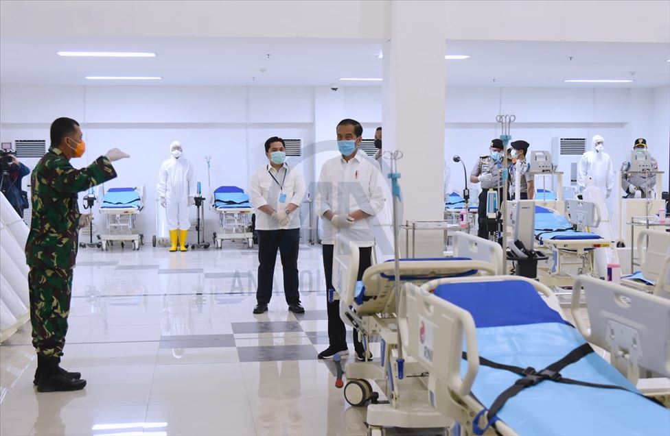 Presiden Jokowi periksa rumah sakit darurat Covid-19