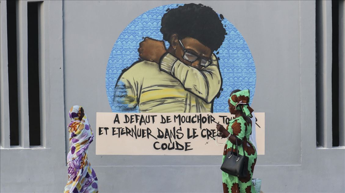 Senegalese graffiti artists fight against coronavirus with their sprays