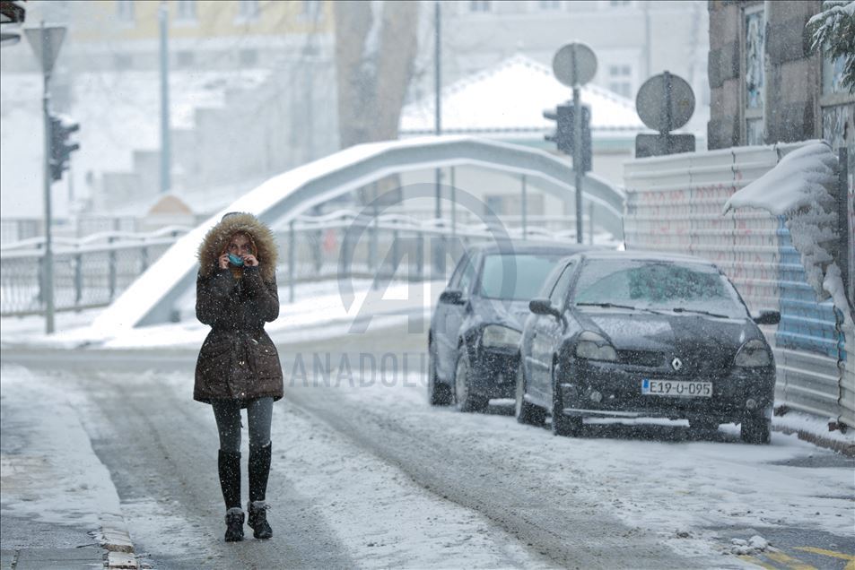 Saraybosna'da kar yağışı etkili oldu