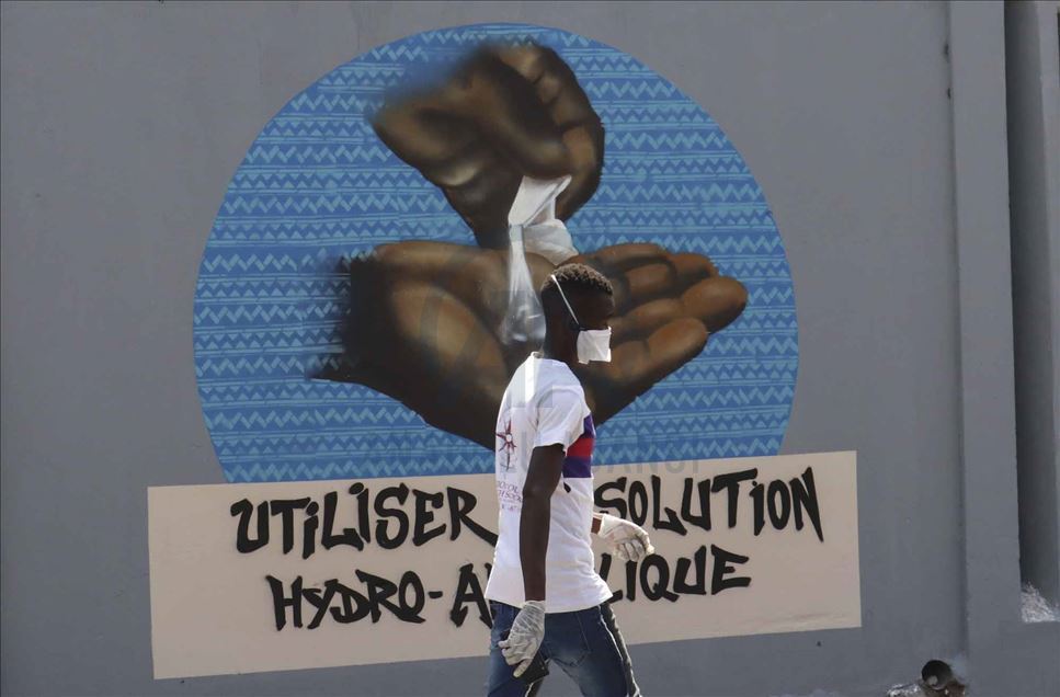 Los graffiteros senegaleses luchan contra el coronavirus con sus aerosoles