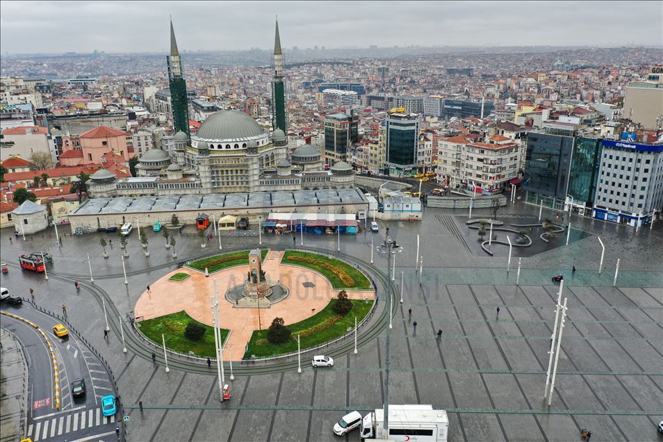 İstanbul'un meydanları havadan görüntülendi
