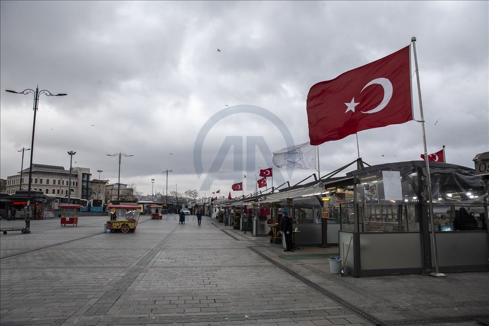 İstanbul'un tarihi ve turistik yerleri koronavirüs nedeniyle sakin