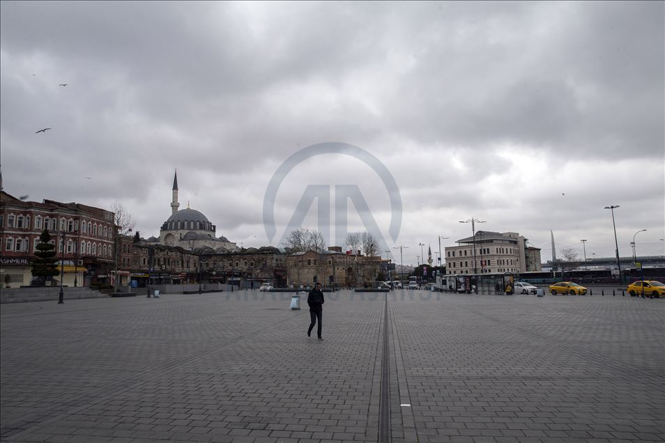 İstanbul'un tarihi ve turistik yerleri koronavirüs nedeniyle sakin