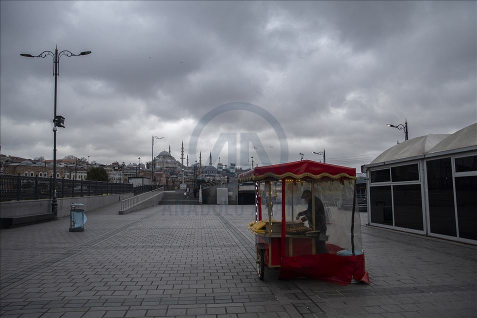 İstanbul'un tarihi ve turistik yerleri koronavirüs nedeniyle sakin