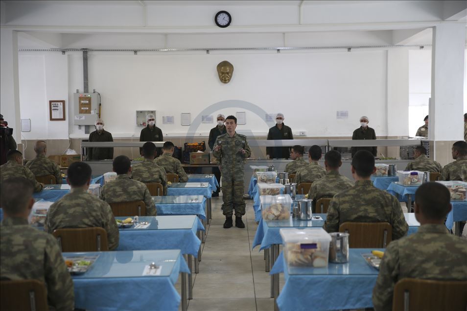Askeri birliklerde sıkı koronavirüs tedbirleri alınıyor