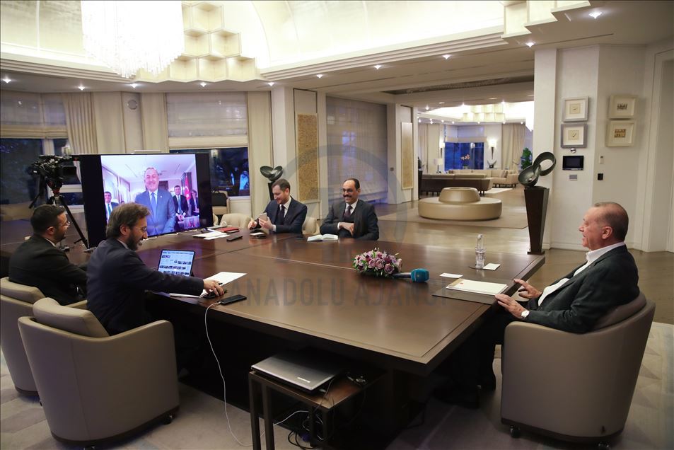 تركيا.. الرئيس أردوغان يجتمع بالحكومة عبر دائرة تلفزيونية
