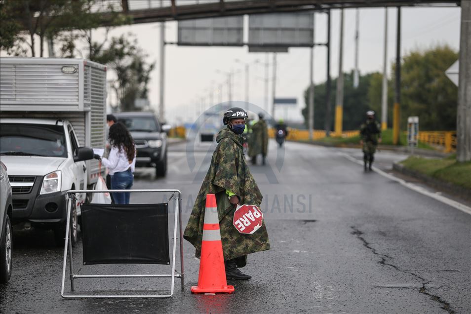 Lockdown begins in Colombia amid protests, looting