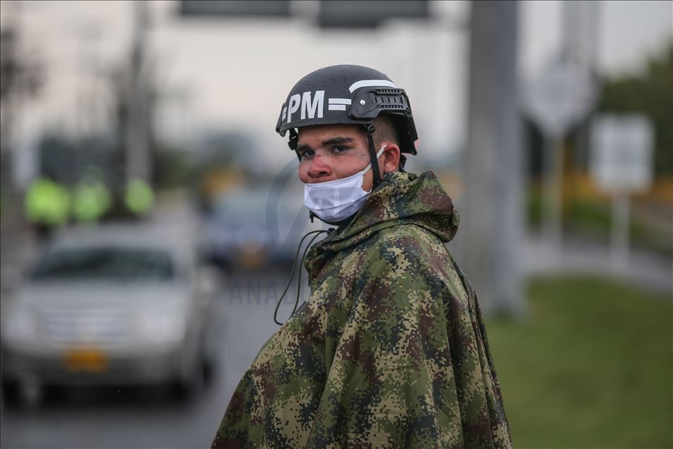 Lockdown begins in Colombia amid protests, looting