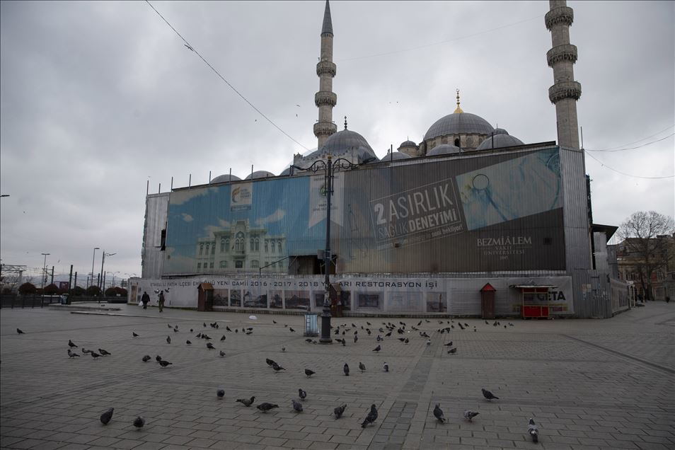 Historical and touristic places in Istanbul remain quite due to coronavirus pandemic