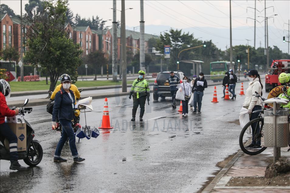 Lockdown begins in Colombia amid protests, looting