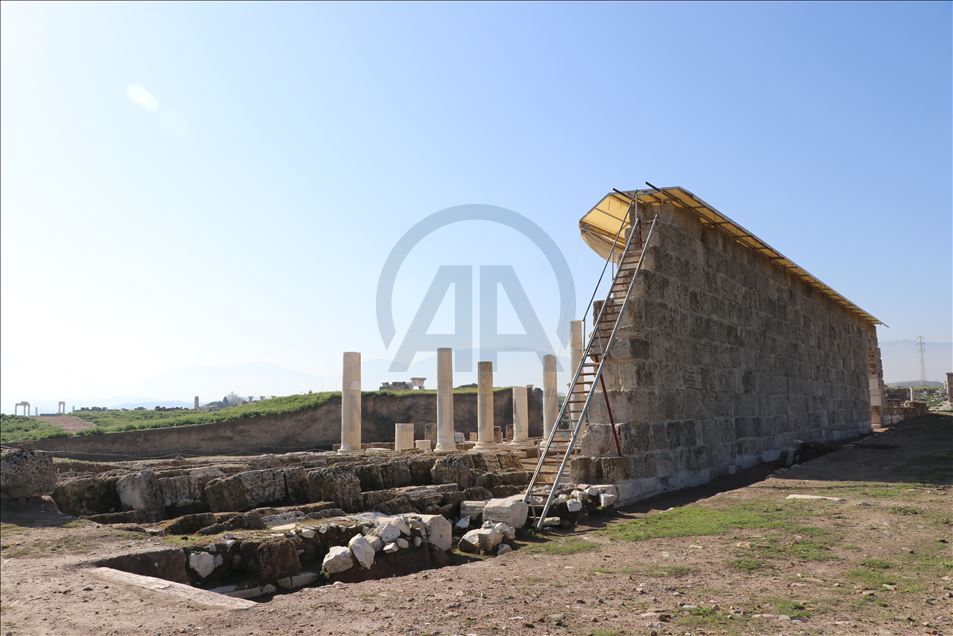 تركيا.. لوحة جدارية ترى النور مجددا بعد 1750 عاما