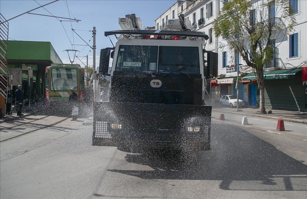 كورونا.. "الداخلية التونسية" تعقم مدن وشوارع العاصمة