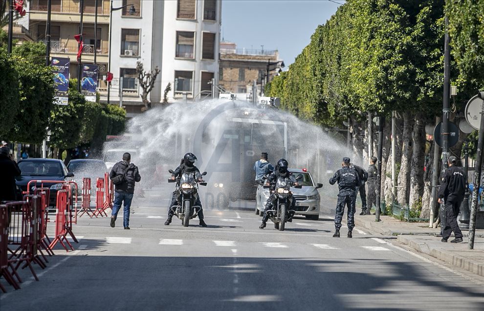 Coronavirus/Tunisie : Le ministère de l'Intérieur désinfecte les villes et les rues de la capitale