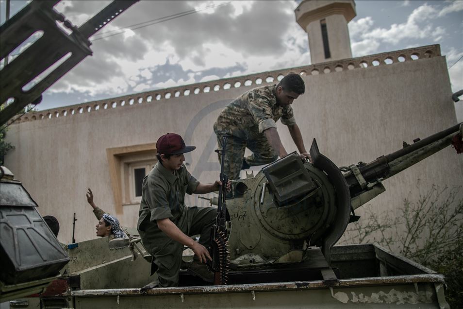 "Operación Tormenta de Paz" de las fuerzas gubernamentales reconocidas por la ONU contra las milicias de Jalifa Haftar en Libia