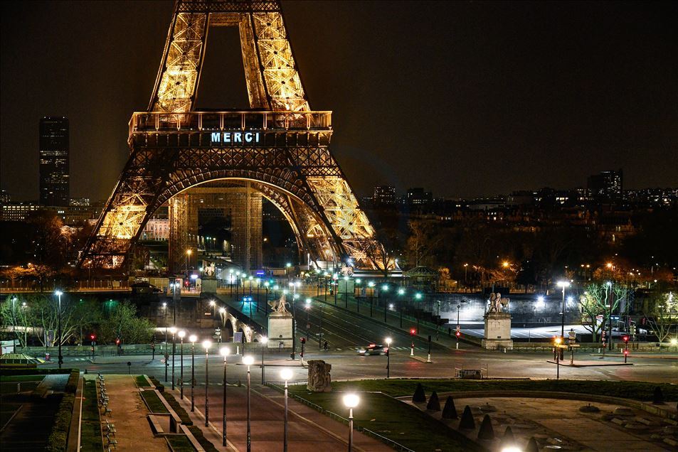 Coronavirus: the Eiffel Tower says "thank you" to the people mobilized