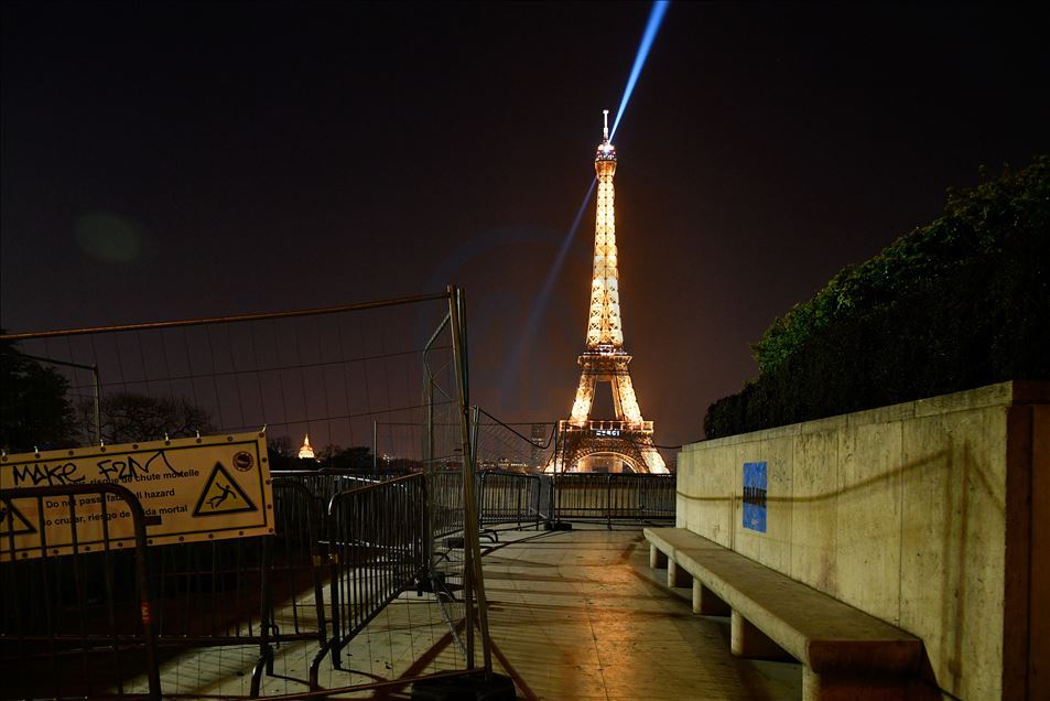 Coronavirus: the Eiffel Tower says "thank you" to the people mobilized