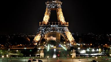 Coronavirus: the Eiffel Tower says "thank you" to the people mobilized