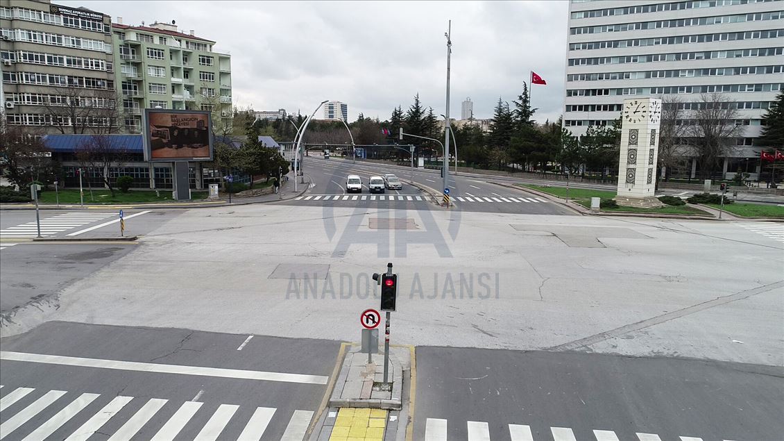 Ankara'da "Evde kal" çağrısına uyuldu