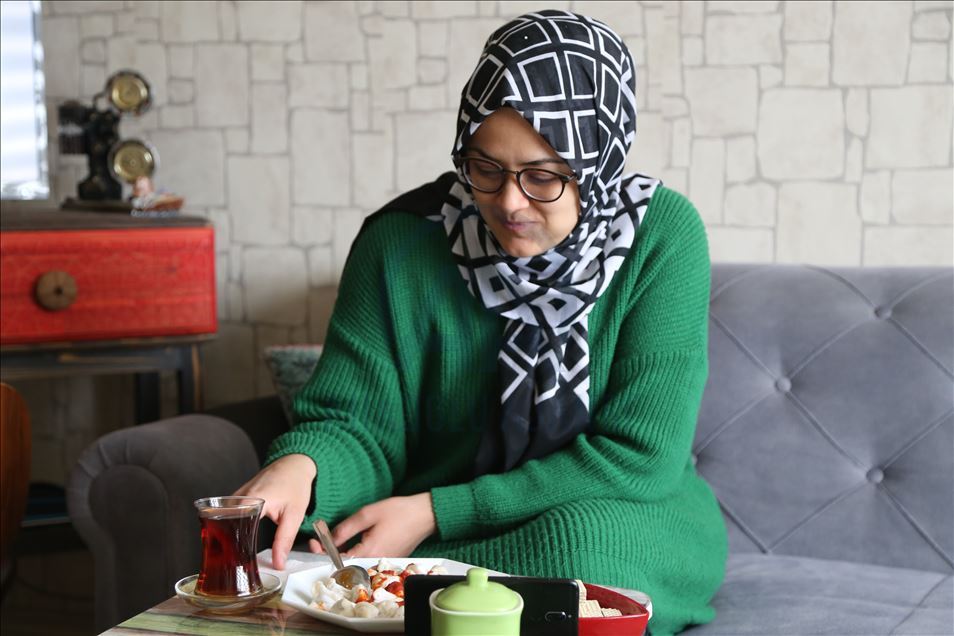 كورونا لا يحول أمام "لمة النسوان" في تركيا