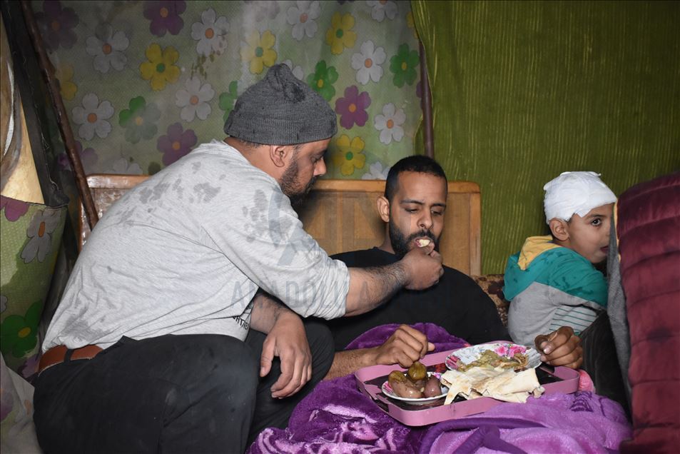 Familja që dha 6 viktima nga sulmi i Rusisë në Idlib pret ndihma
