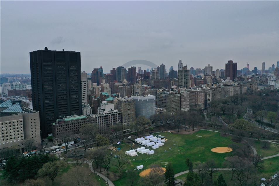 Emergency field hospital built in Central Park