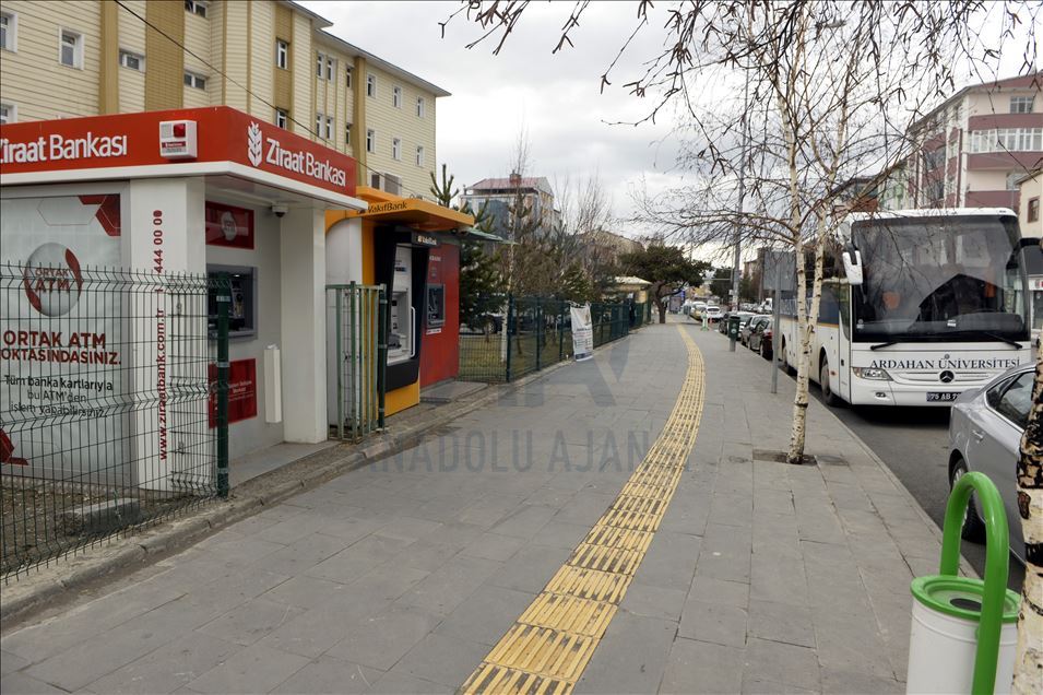 Ardahan'da vatandaşlar "Evde kal" çağrısına uymaya devam ediyor