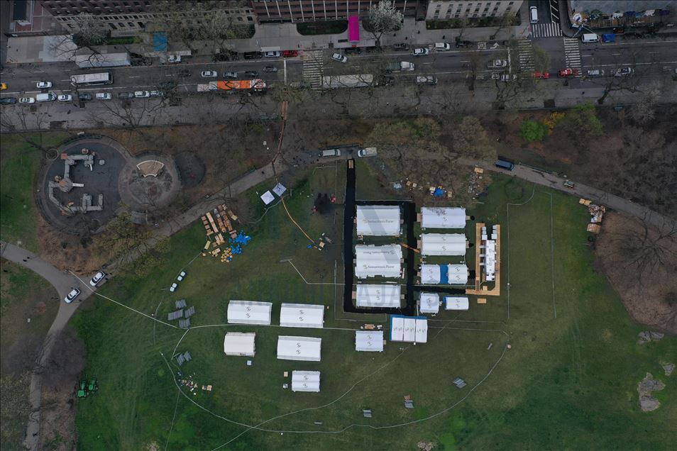 Emergency field hospital built in Central Park