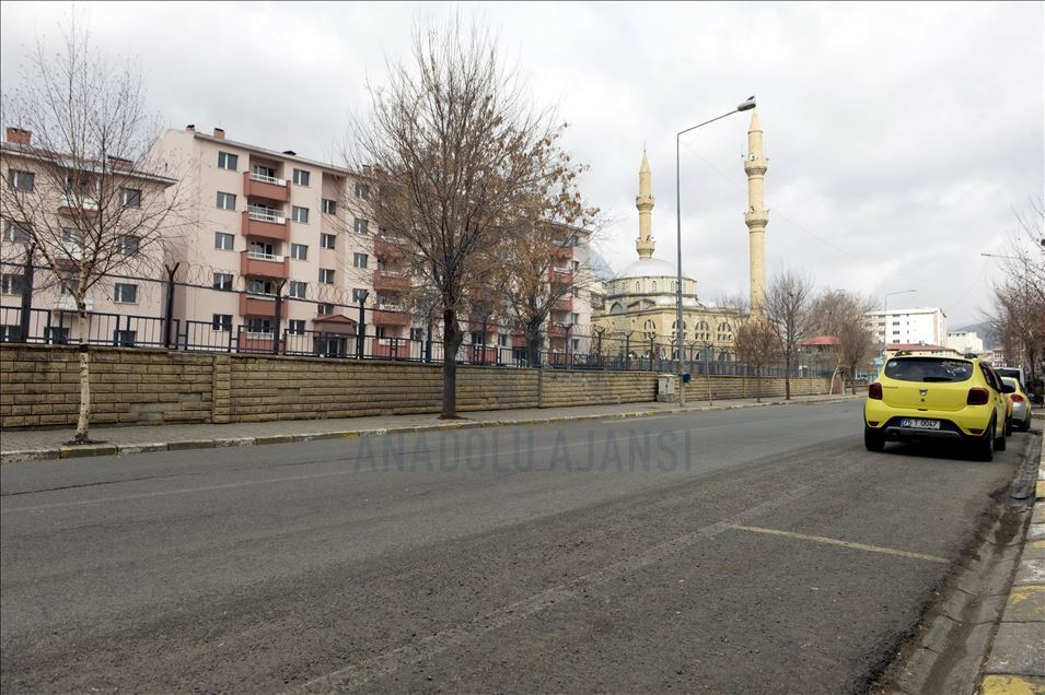 Ardahan'da vatandaşlar "Evde kal" çağrısına uymaya devam ediyor