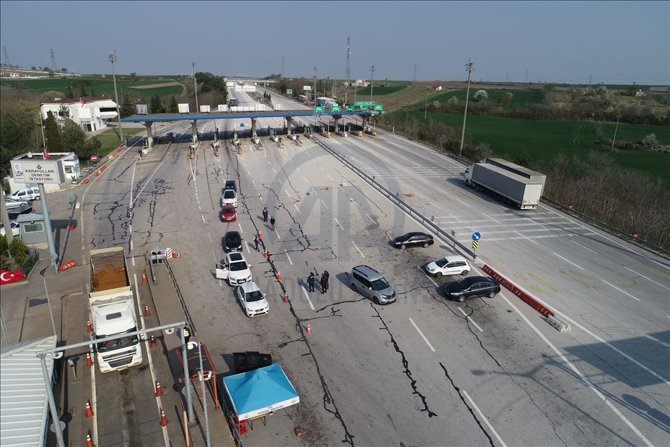 Edirne'ye giriş yapan hususi araçların sürücüleri ve yolcular kaydediliyor