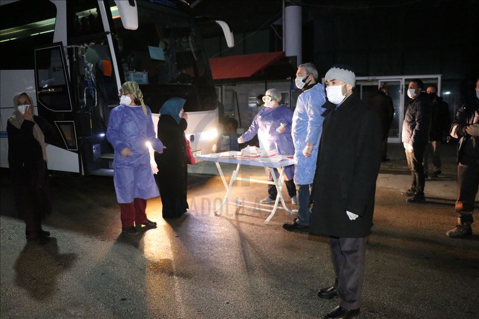 Ankara ve Isparta'da, umre dönüşü karantina süreci tamamlanan 29 kişi evlerine gönderildi
