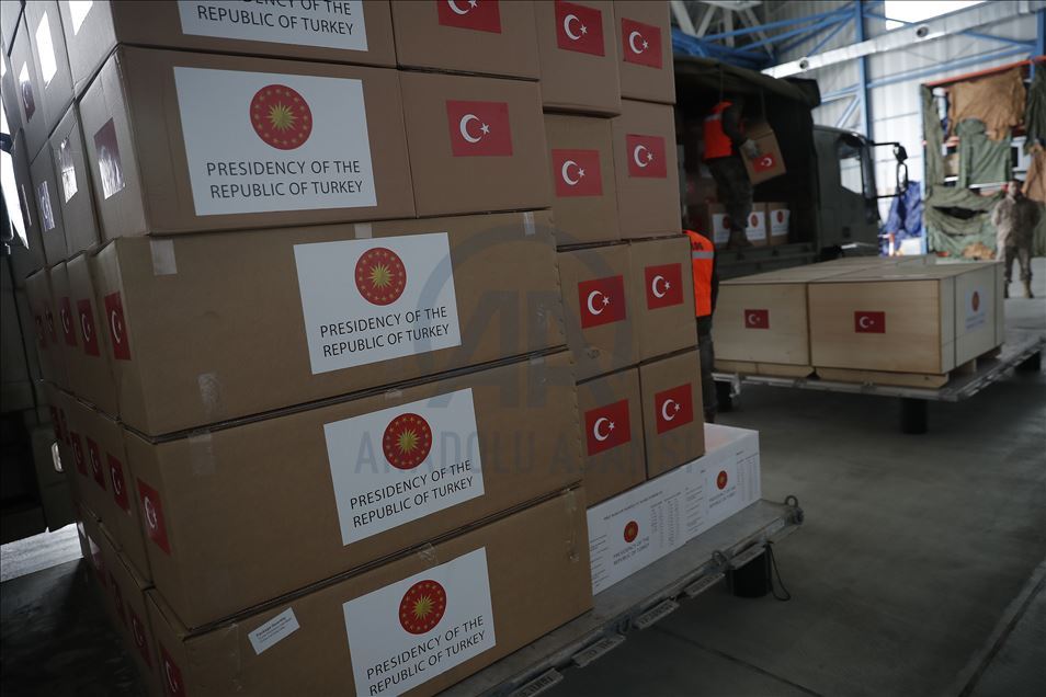 Türkiye'nin gönderdiği sağlık malzemeleri İspanya'ya ulaştı