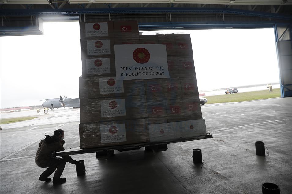 Türkiye'nin gönderdiği sağlık malzemeleri İspanya'ya ulaştı