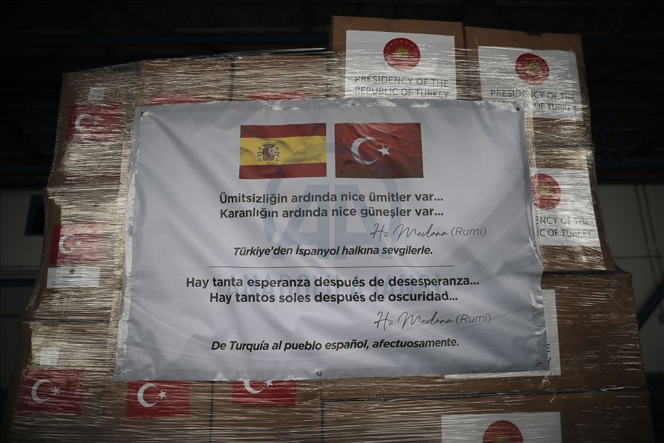 Türkiye'nin gönderdiği sağlık malzemeleri İspanya'ya ulaştı