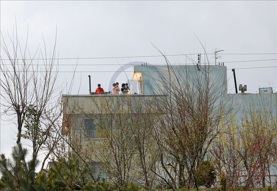 مردم ایران در سیزده بدر به پشت بام خانه‌های خود رفتند