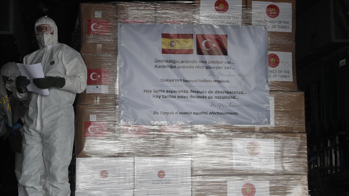 Türkiye'nin gönderdiği sağlık malzemeleri İspanya'ya ulaştı