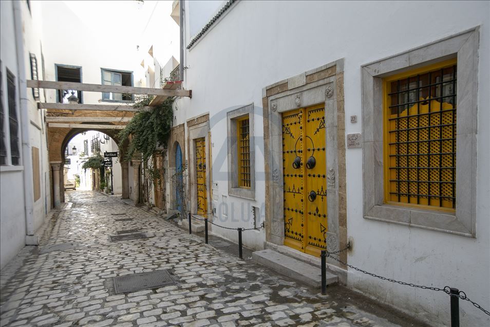 كورونا يسرق بريق "المدينة العتيقة" في تونس